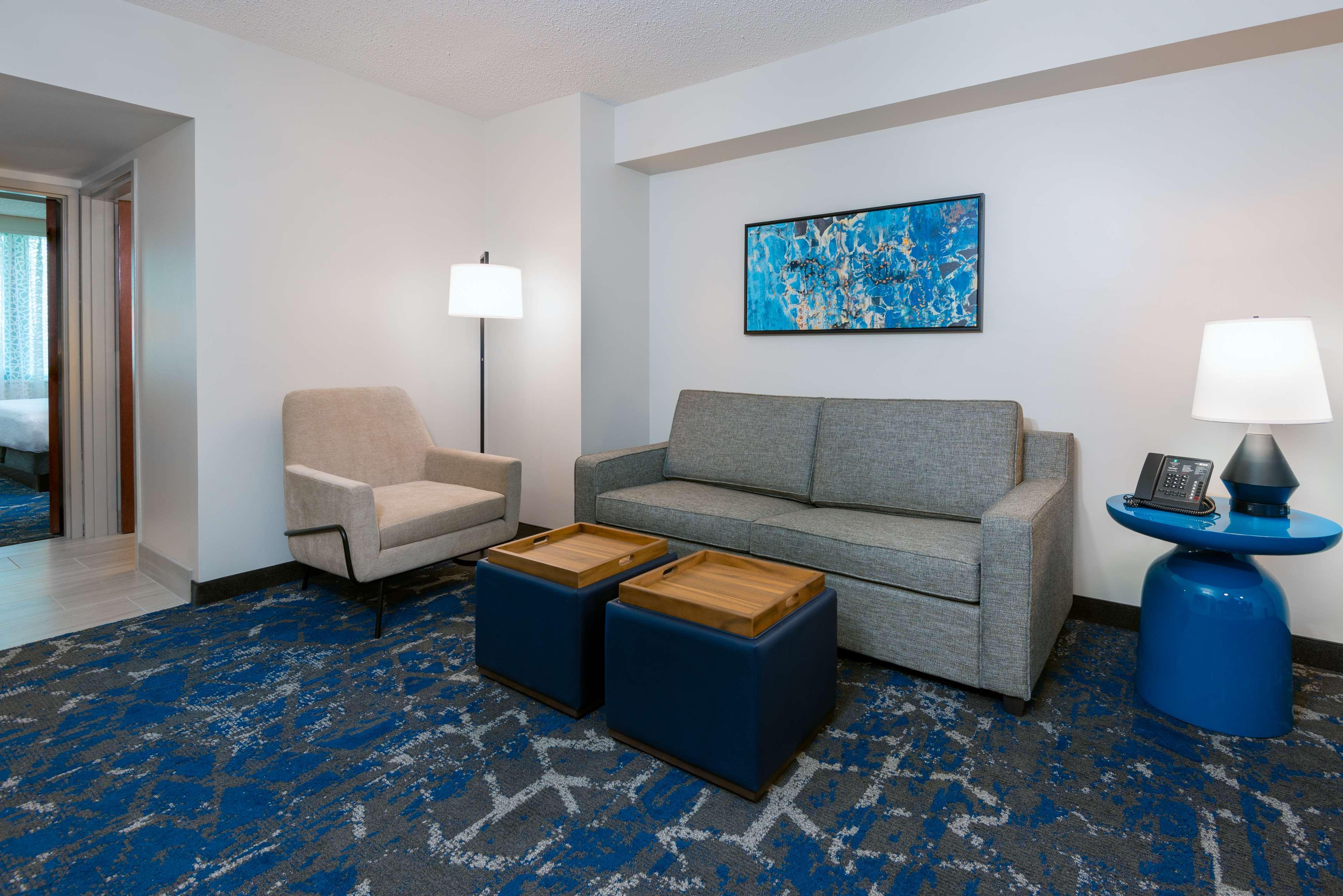 Embassy Suites By Hilton Tampa Usf Near Busch Gardens Zewnętrze zdjęcie