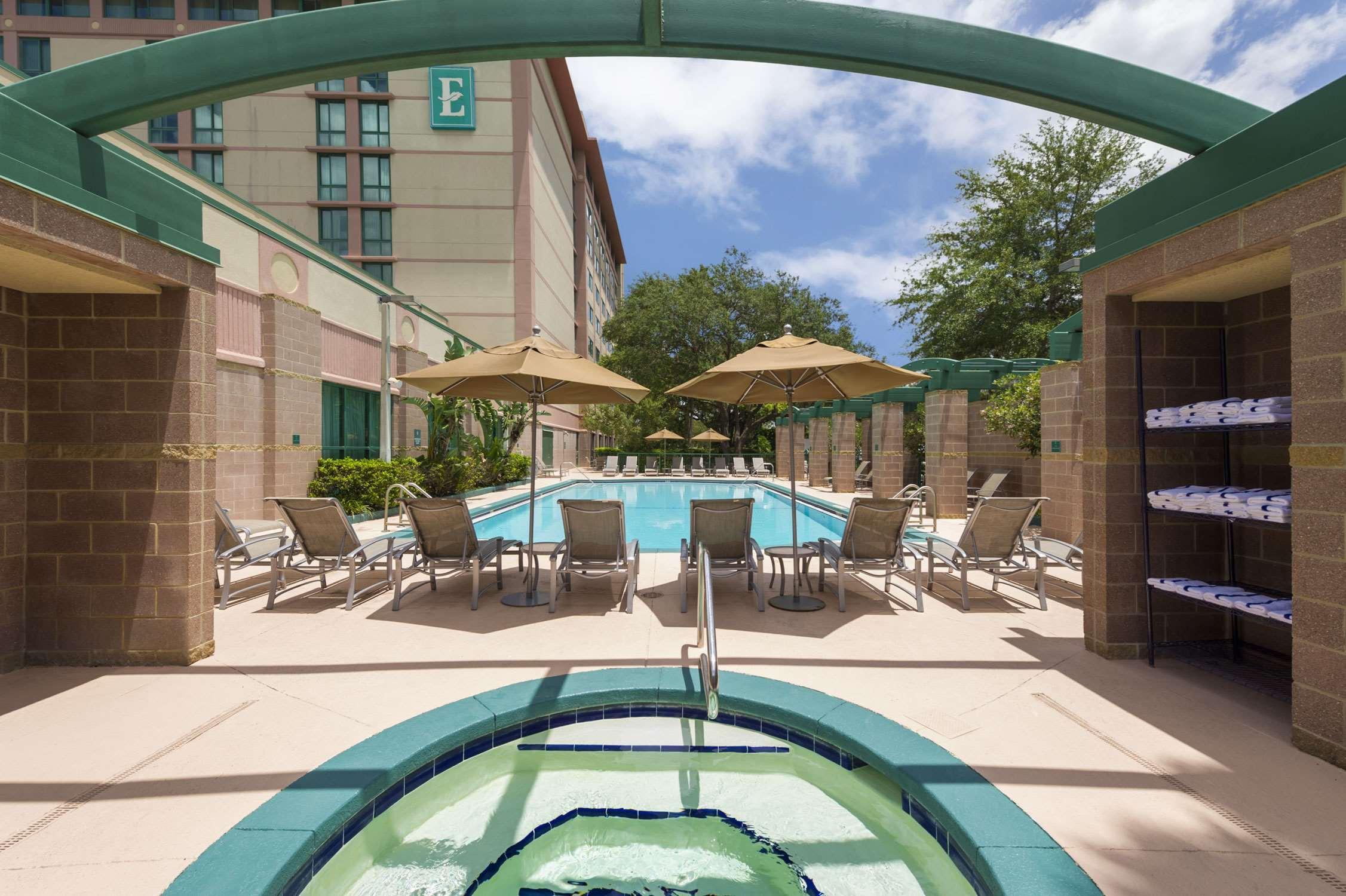 Embassy Suites By Hilton Tampa Usf Near Busch Gardens Zewnętrze zdjęcie