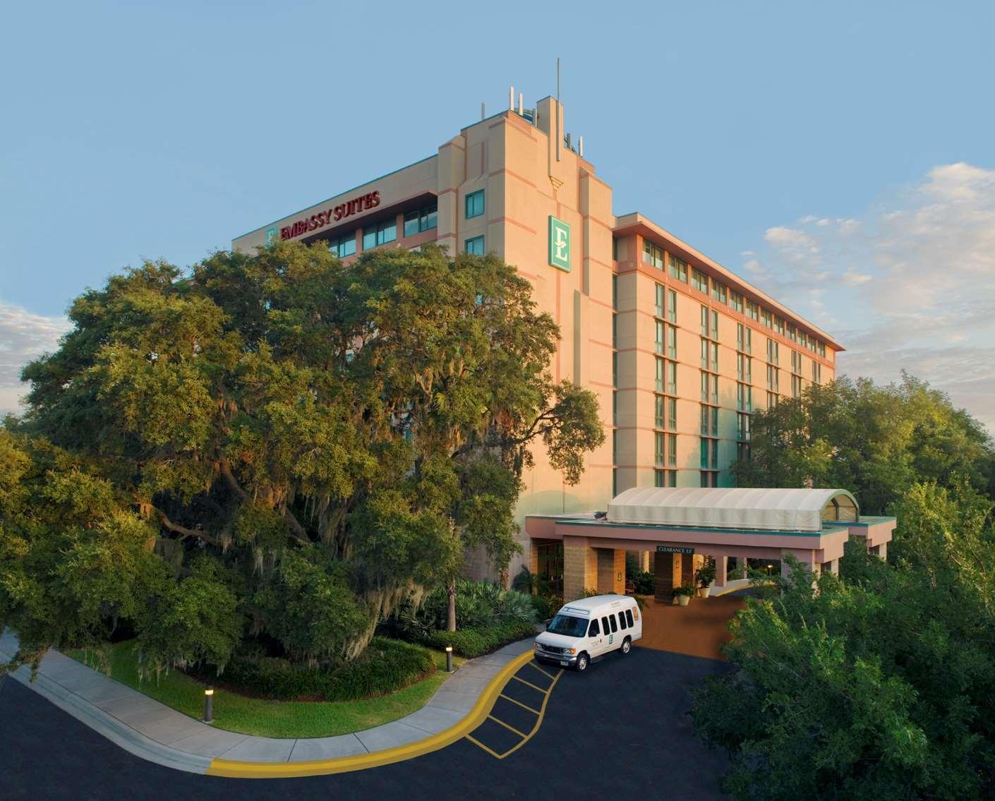 Embassy Suites By Hilton Tampa Usf Near Busch Gardens Zewnętrze zdjęcie