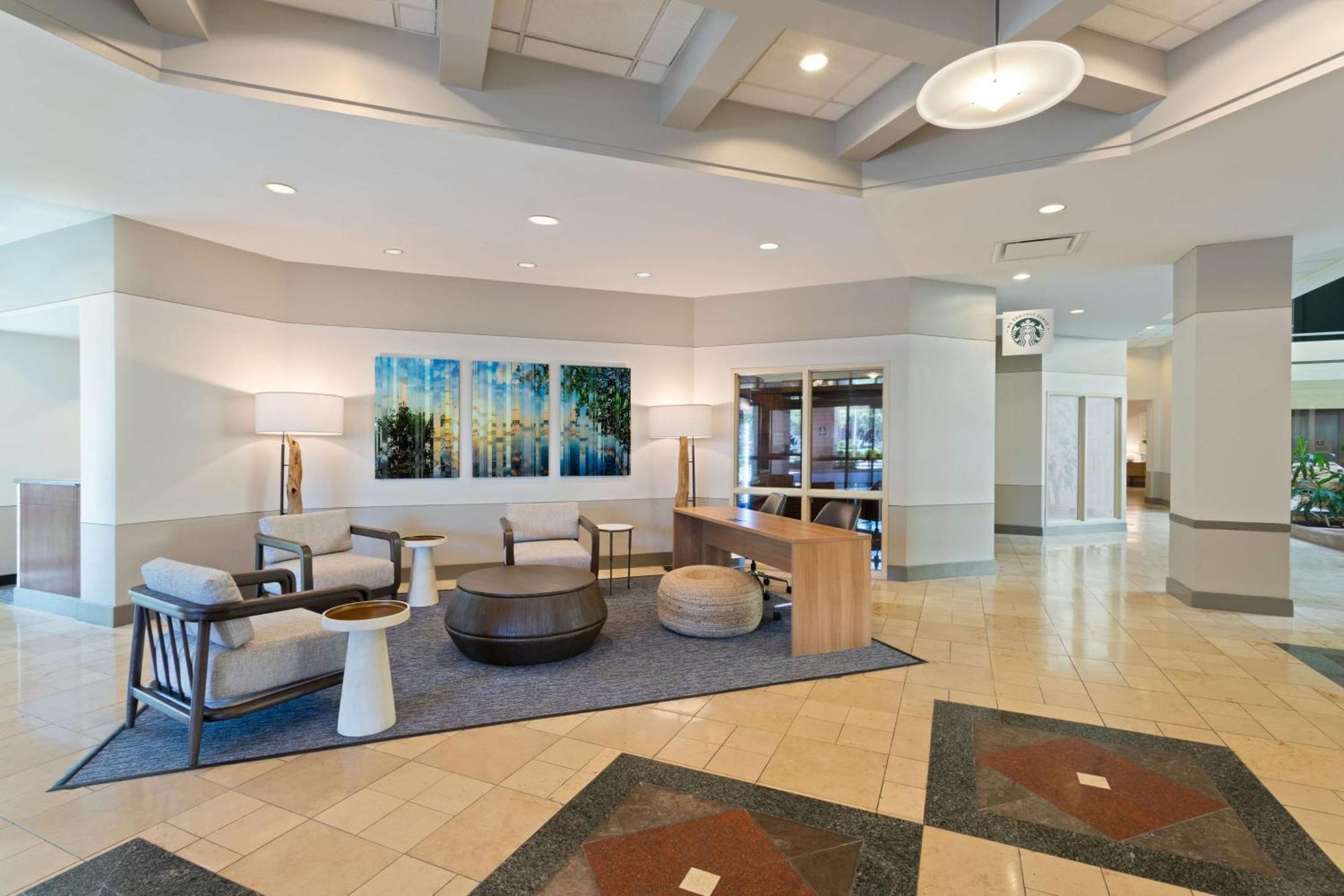 Embassy Suites By Hilton Tampa Usf Near Busch Gardens Zewnętrze zdjęcie