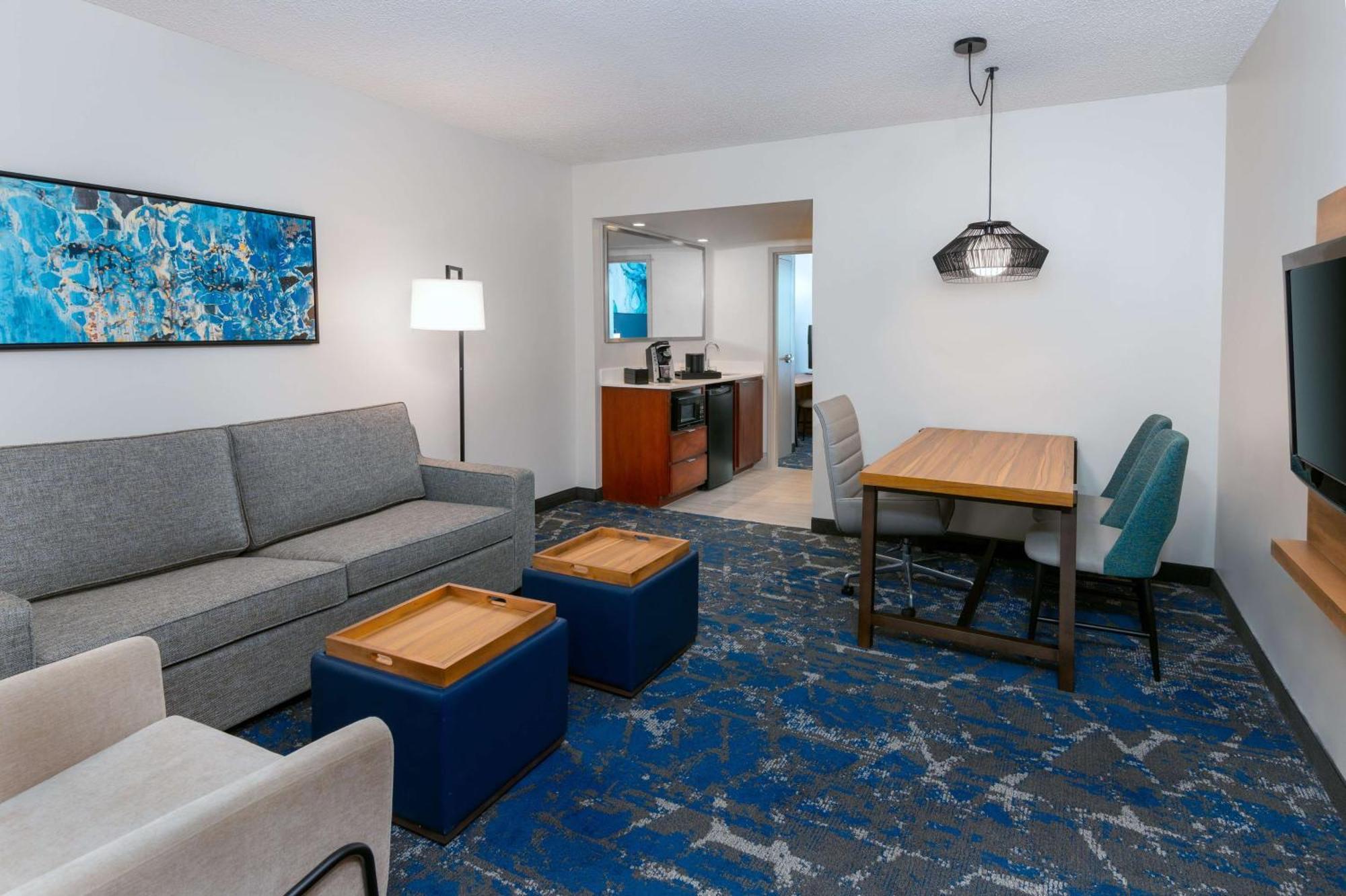 Embassy Suites By Hilton Tampa Usf Near Busch Gardens Zewnętrze zdjęcie